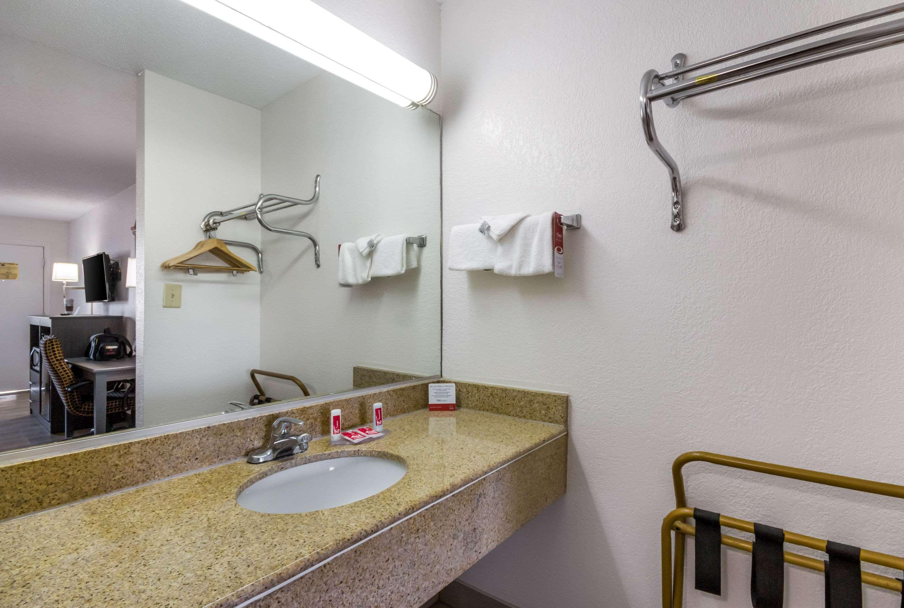 Econo Lodge Little Creek Норфолк Екстериор снимка